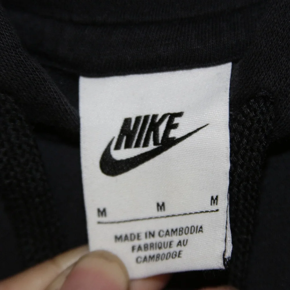 Nike Men's Black Hoodie Sweatshirt Paine Mountain‎ Shield Logo Size M